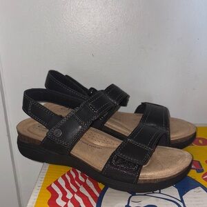 Clarks Black and Tan Women's Sandals size 6.5M